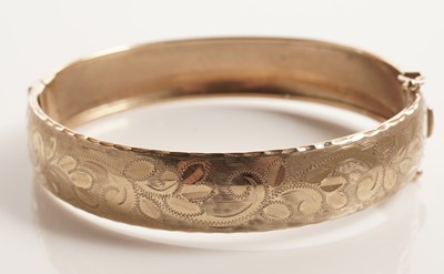 Lot 217 - A 9ct yellow gold bangle