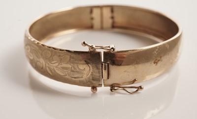 Lot 217 - A 9ct yellow gold bangle