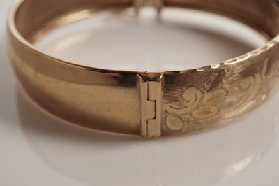 Lot 217 - A 9ct yellow gold bangle