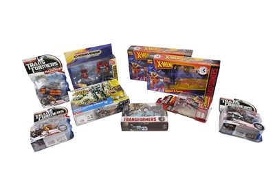 Lot 333 - A collection of boxed Hasbro Transformers models