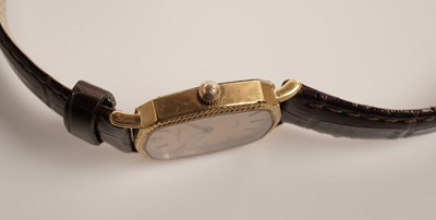 Lot 233 - A Girard Perregaux gilt metal cased quartz wristwatch