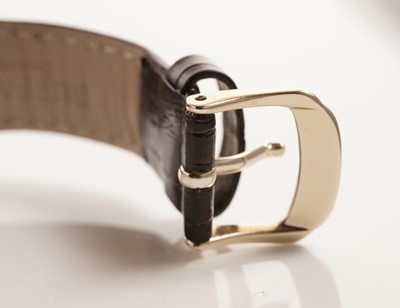 Lot 233 - A Girard Perregaux gilt metal cased quartz wristwatch