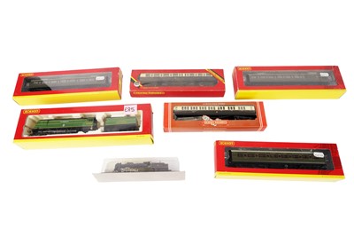 Lot 56 - A collection of Hornby and one other 00-gauge carriages