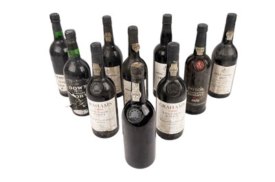 Lot 761 - A selection of vintage port