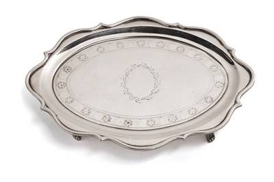 Lot 305 - A Georgian silver miniature card tray