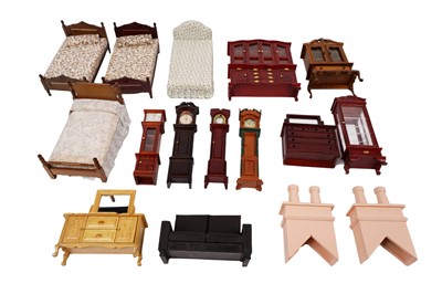 Lot 171 - A collection of modern doll’s house furniture