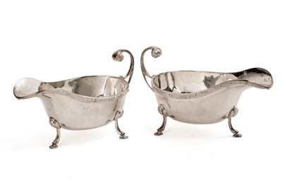 Lot 343 - A pair of Elizabeth II silver sauceboats