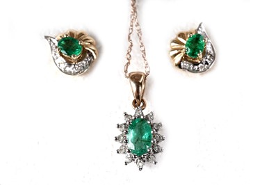 Lot 195 - An emerald and diamond cluster pendant and earrings