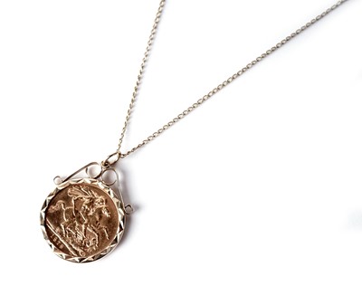 Lot 166 - A Queen Elizabeth II gold sovereign pendant on chain