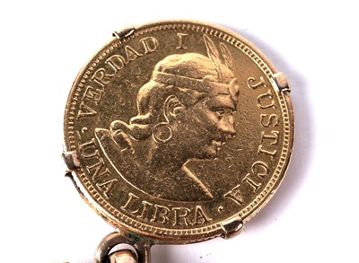 Lot 164 - An early 20th Century Peruvian Republica Peruana Lima gold coin bracelet