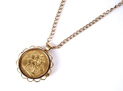 Lot 161 - A George V gold sovereign pendant on chain