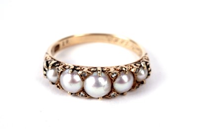 Lot 168 - A Victorian pearl and diamond ring