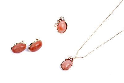 Lot 610 - A matched suite of coral and diamond jewellery