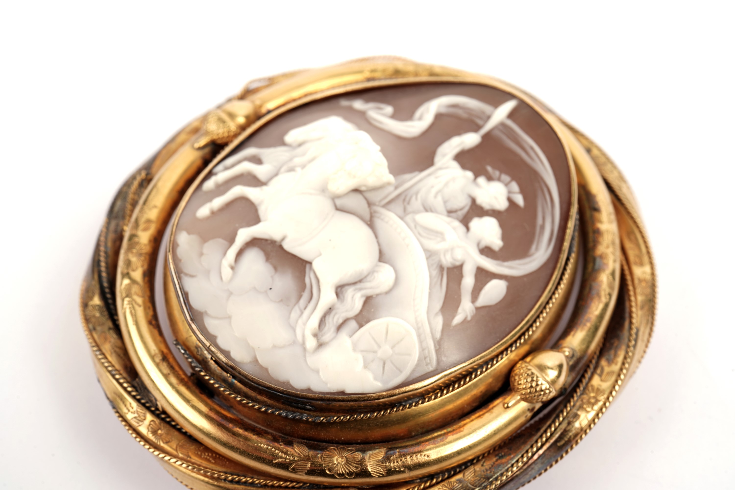 Lot 608 - A Victorian carved shell cameo brooch,