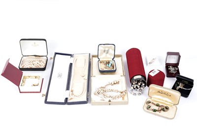 Lot 202 - A selection of cultured pearl, gold and costume jewellery