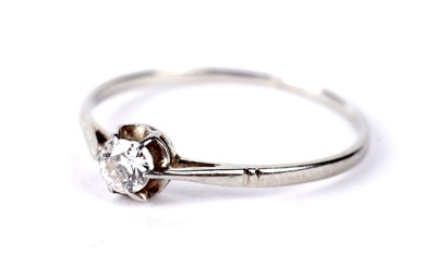 Lot 175 - A diamond single stone ring