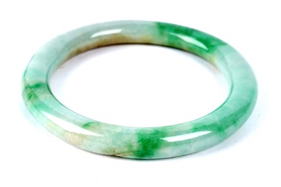 Lot 193 - A jadeite bangle