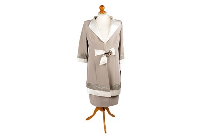 Lot 744 - A Veni Infantino silver and white dress and jacket