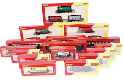 Lot 49 - A selection of Hornby 00-gauge rolling stock