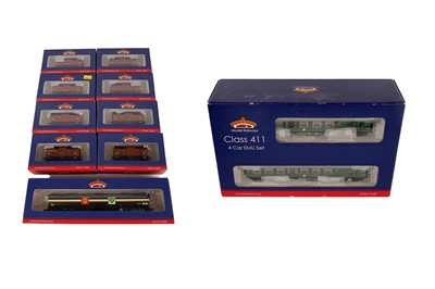 Lot 73 - A Bachmann Model Railways 00-gauge Class 411 4 Car EMU set; and other items