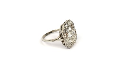 Lot 718 - A diamond plaque dress ring