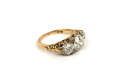 Lot 726 - A Victorian three stone diamond ring