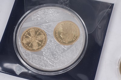 Lot 236 - A large collection of British modern commemorative and proof coins