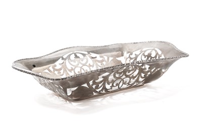 Lot 942 - A George V silver dish by Edward Viners, Sheffield 1931