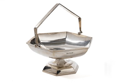 Lot 943 - A George V silver basket by Walker & Hall, Sheffield 1927