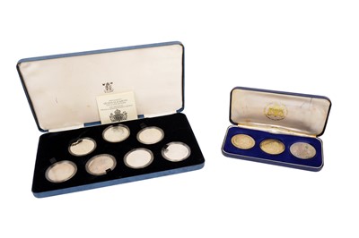 Lot 958 - Two cased silver coin sets