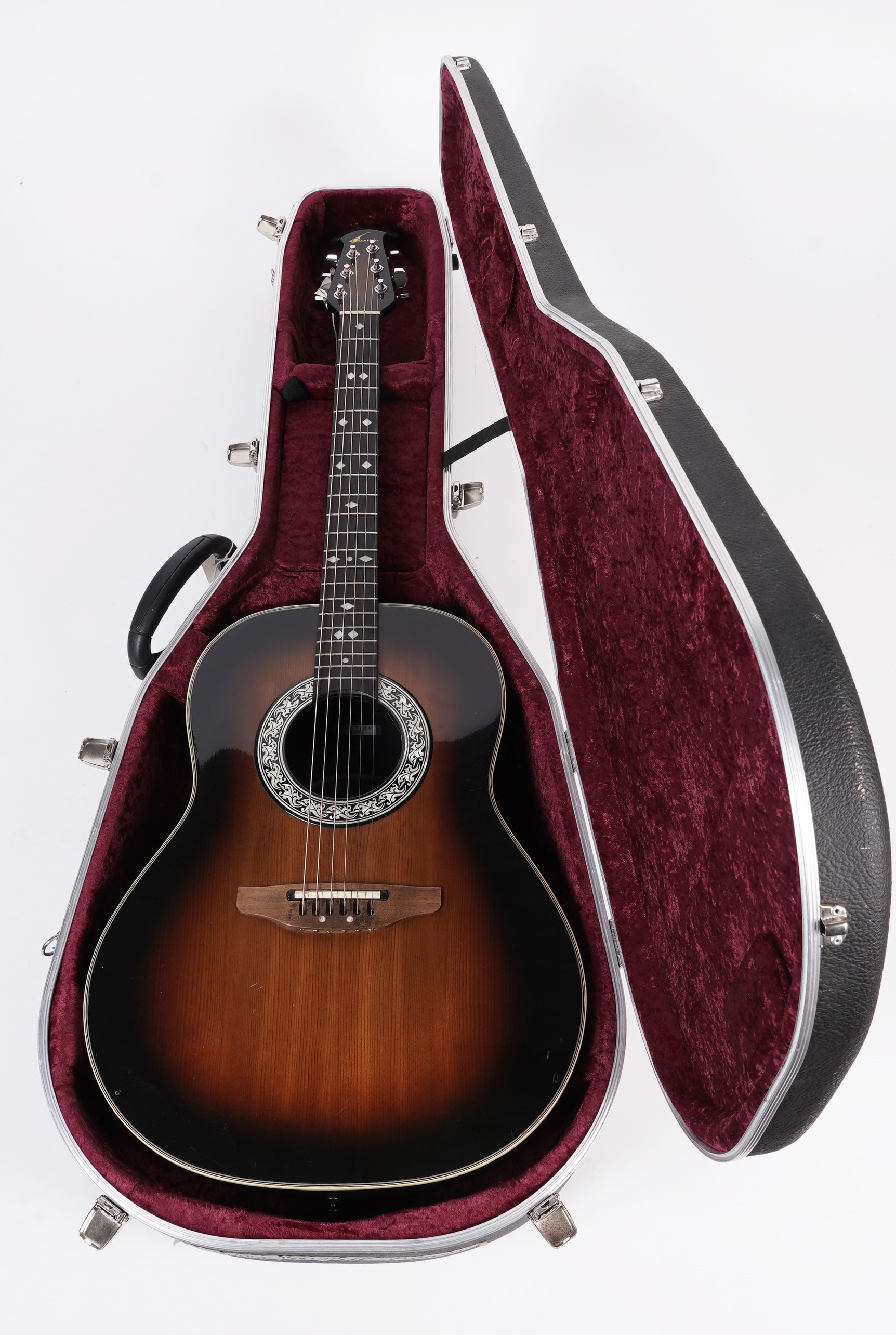 Lot 118 - An Ovation 1712 custom Balladeer