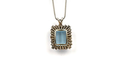 Lot 757 - An aquamarine and diamond pendant