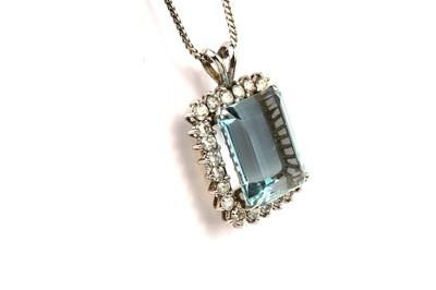 Lot 757 - An aquamarine and diamond pendant