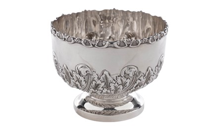 Lot 192 - An Edwardian small silver rose bowl