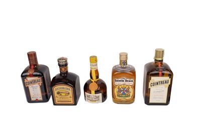 Lot 802 - A collection of liqueurs