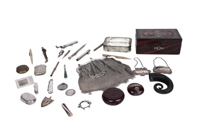 Lot 944 - A collection of silver; and collectables