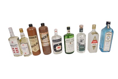 Lot 809 - A collection of gin