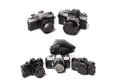 Lot 274 - Minolta SLR cameras