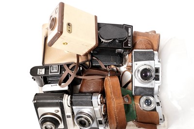 Lot 889 - Vintage cameras