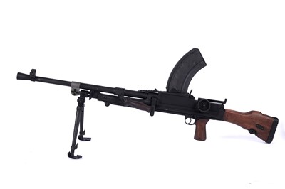 Lot 536 - A deactivated British Bren Light Machine Gun