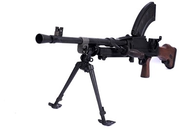 Lot 536 - A deactivated British Bren Light Machine Gun