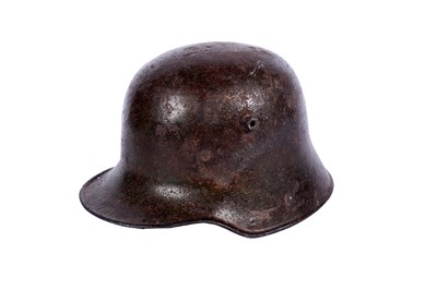 Lot 192 - A First World War Imperial German 1916 pattern M-16 helmet