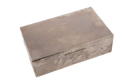 Lot 415 - A George V silver cigarette box