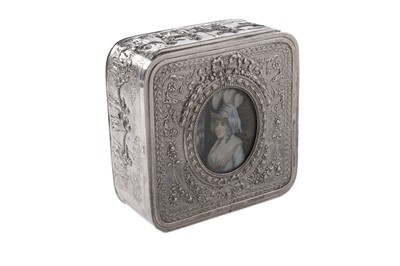 Lot 418 - An early 20th century continental silver toilet box