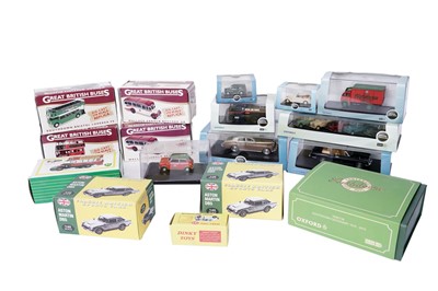 Lot 187 - A collection of boxed diecast vehicles