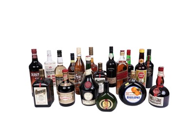 Lot 789 - A selection of whisky's, spirits, and liqueurs