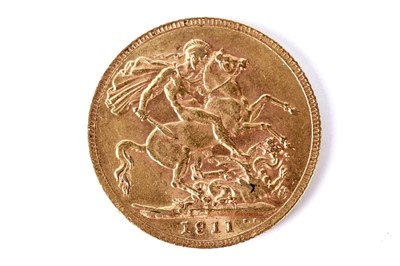 Lot 305 - A George V gold sovereign 1911