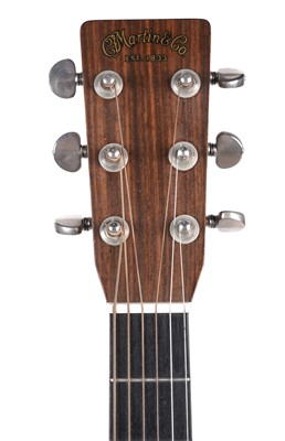 Lot 121 - A 1975 Martin D28