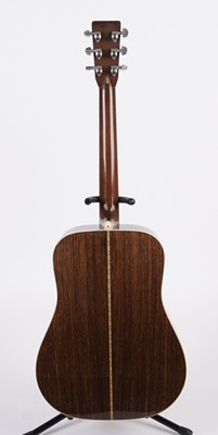 Lot 121 - A 1975 Martin D28