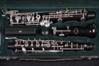 Lot 16 - A Howarth London oboe